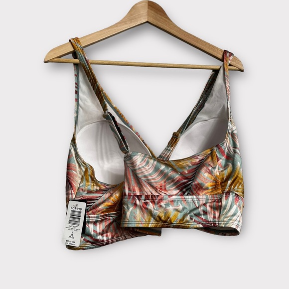 NWT Torrid Wireless Shine Triangle Bikini Top in Green Leaf Print - Picture 4 of 7